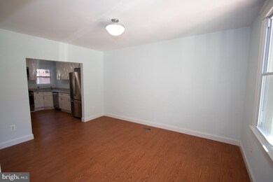 2738 Ellicott Dr, Baltimore, MD 21216 - photo 5