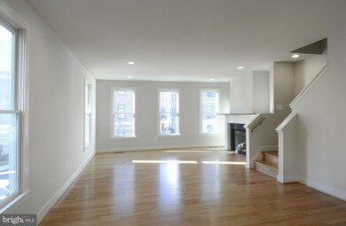 909 Parker Gray School Way unit DUNCAN, Alexandria, VA 22314 - photo 2