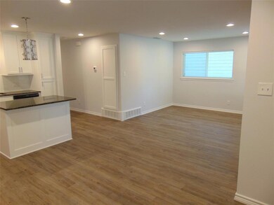 2219 Mccormick St unit DT, Denton, TX 76205 - photo 6