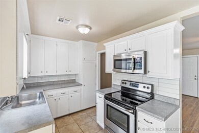 1629 S Birch Ave, Broken Arrow, OK 74012 - photo 5