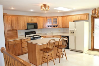 2315 Valley High Dr, Cedar Falls, IA 50613 - photo 2