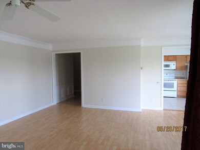 8068 Stonewall Brigade Ct unit 203, Manassas, VA 20109 - photo 5