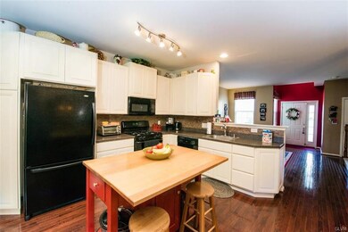 5587 Spring Ridge Dr W, Macungie, PA 18062 - photo 4