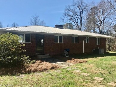 353 Oak View Ln, Asheboro, NC 27205 - photo 4