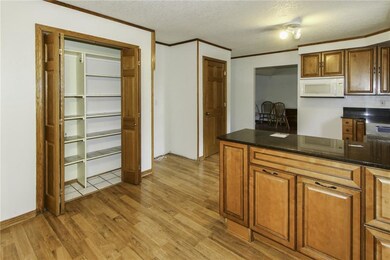 4001 SE 26th St, Des Moines, IA 50320 - photo 2
