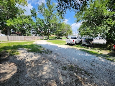 2936 E Walnut St, Des Moines, IA 50317 - photo 7