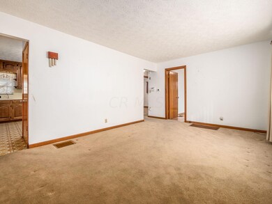 006_143dff_N 3339 Karl Rd 001
