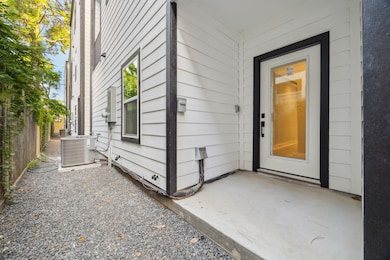 812 Thornton Rd unit B, Houston, TX 77018 - photo 7