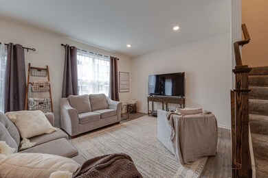 1017 Atterberg Rd, South Elgin, IL 60177 - photo 5