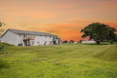 2419 Carstensen Dr, Waverly, IA 50677 - photo 4