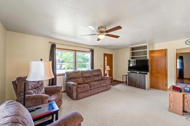 3021 Bel Aire Rd, Des Moines, IA 50310 - photo 6