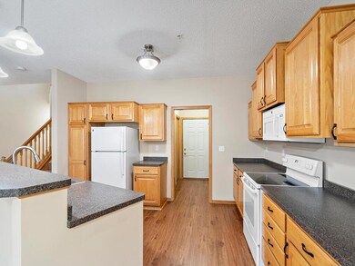 181 Larpenteur Ave E Unit B Maplewood MN 55117 USA