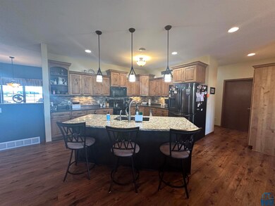 240 N Pond Dr, Jackson, MN 56143 - photo 4