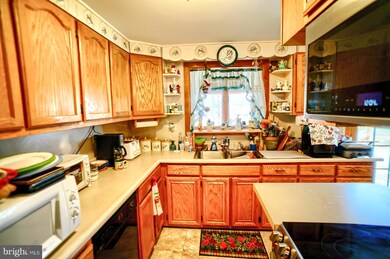 271 Carlisle Ave, Enola, PA 17025 - photo 4