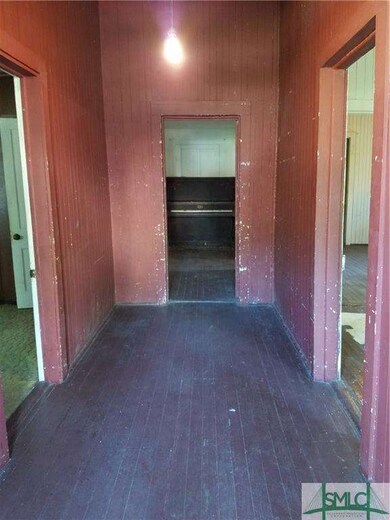 ENTRANCE FOYER