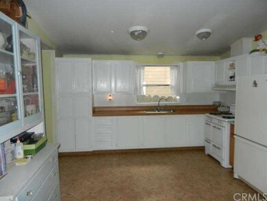 Large Kitchen & Dining Area