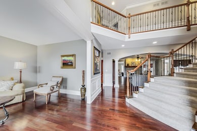 420 N Evergreen Ave, Elmhurst, IL 60126 - photo 3