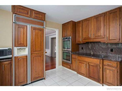Kitchen Cherry kitchen with built in appliances