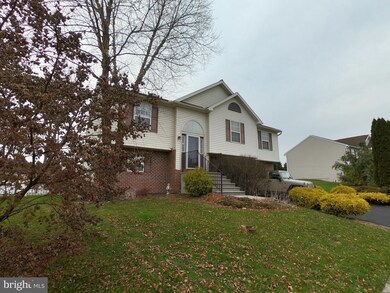 329 Winding Way, Womelsdorf, PA 19567 - photo 2