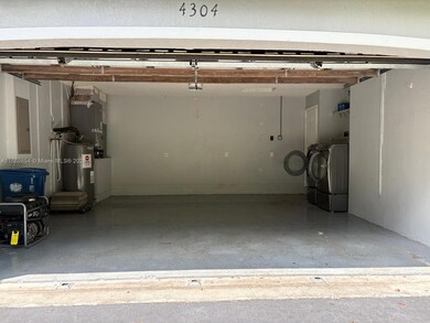 4304 Beechwood Cir, Weston, FL 33331 - photo 4