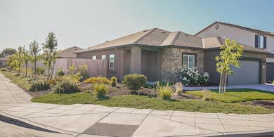 969 S Kandarian Ct, Fowler, CA 93625 - photo 3