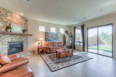 Family Room (1)-SMALL