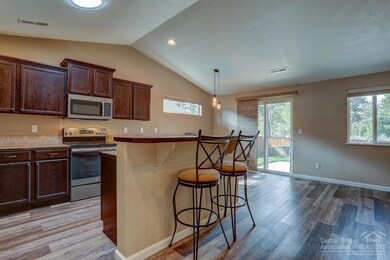 1670 W Williamson Ave, Sisters, OR 97759 - photo 5