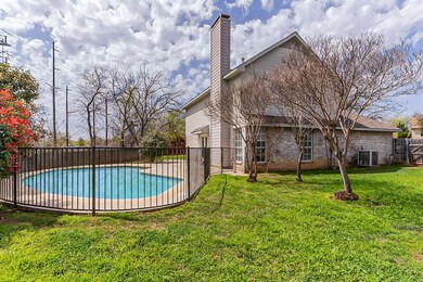 704 Parkland Ct, Hurst, TX 76053 - photo 7