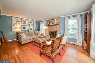 11525 Pine Cone Ct, Reston, VA 20191 - photo 3