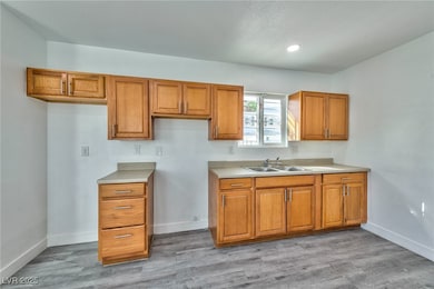 339 N 10th St unit 2, Las Vegas, NV 89101 - photo 7