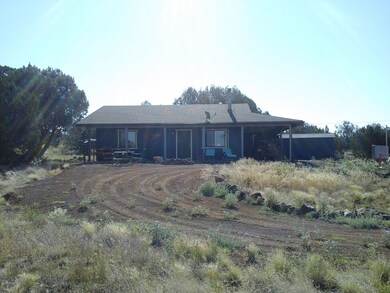 250 W Bird Dog Ln, Ash Fork, AZ 86320 - photo 2