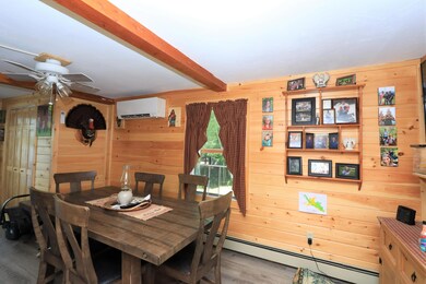 07 Dining Area