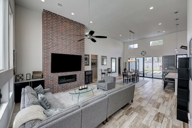 4802 Viking Dr, Houston, TX 77092 - photo 3