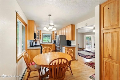 Dining Area & Pantry Pullouta