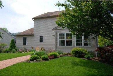 3700 Wyoming Dr S, Reading, PA 19608 - photo 7