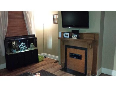 Living Room. This is the living room for 1121. Flo