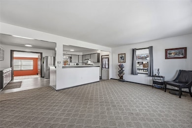 401 E Pine St, Anamosa, IA 52205 - photo 4