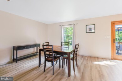 2039 Foxwood Dr, Columbia, PA 17512 - photo 4