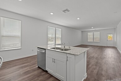 4141 Bermuda Ln, Seguin, TX 78155 - photo 6