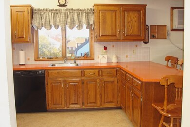 79 Prospect St, Milford, MA 01757 - photo 3