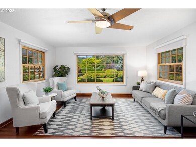 4552 Cedaroak Dr, West Linn, OR 97068 - photo 4