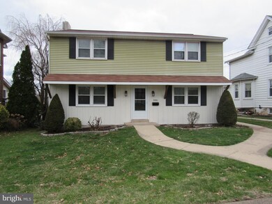 357 W Broad St, Telford, PA 18969 - photo 2