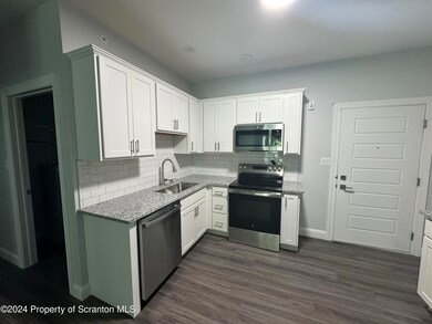 103 Circle Dr, Taylor, PA 18517 - photo 4