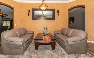 006_Family Room