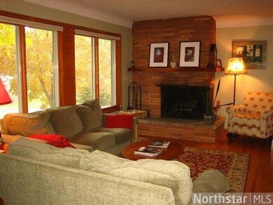 16211 Tonka Ln, Minnetonka, MN 55345 - photo 2