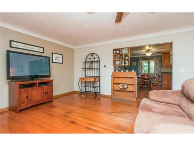 Great Room - real Hardwood