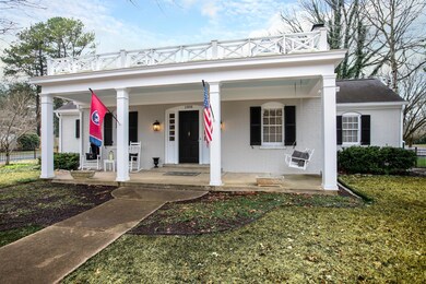 Located close to civil war attractions.  Home has been lovingly restored with a general contractor.