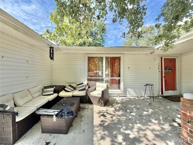 5823 Mayberry Dr, Imperial, MO 63052 - photo 2