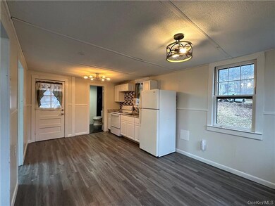 55 Burlingham Rd unit 1, Bloomingburg, NY 12721 - photo 7