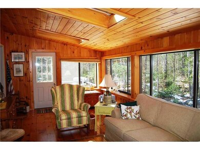 Den/Family/Great Room. Skylights,...